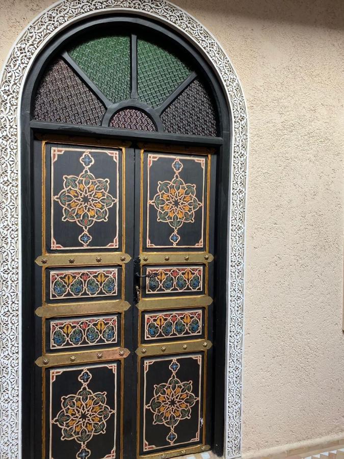 Riad Zyna مكناز المظهر الخارجي الصورة