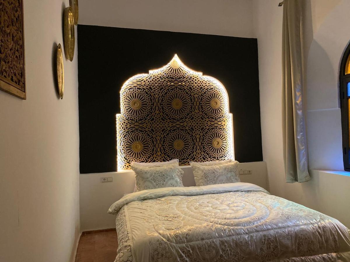 Riad Zyna مكناز المظهر الخارجي الصورة