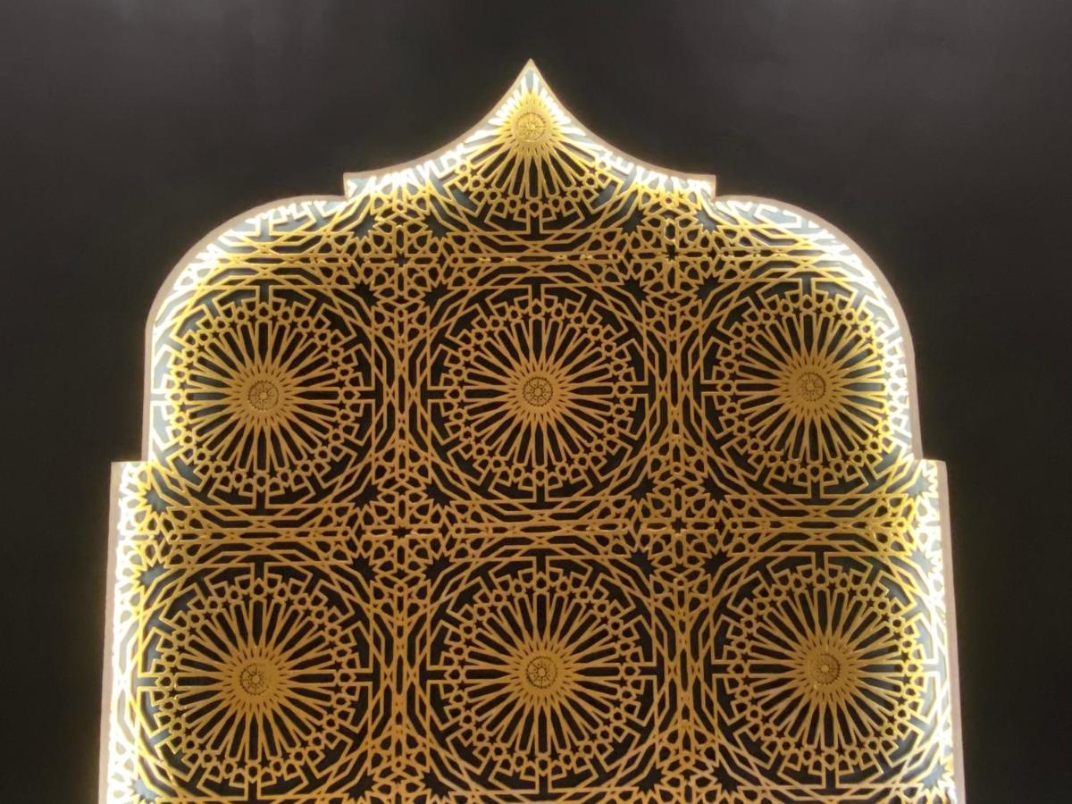 Riad Zyna مكناز المظهر الخارجي الصورة
