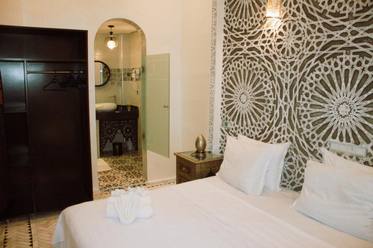 Riad Zyna مكناز المظهر الخارجي الصورة